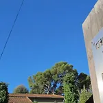 D'hotes Les Toits Du Gaou B&B