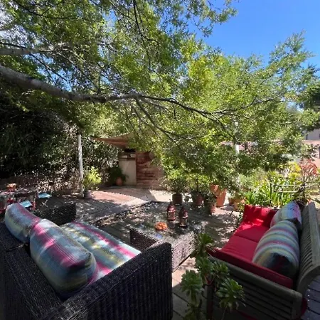 D'hotes Les Toits Du Gaou Bed & Breakfast